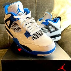 AIR JORDAN 4 RETRO BRAND NEW NEVER WORN SIZE 12 👟